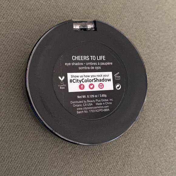 7 unopened shadows, blushes, bronzers, plus 3 brushes! - Picture 6 of 11